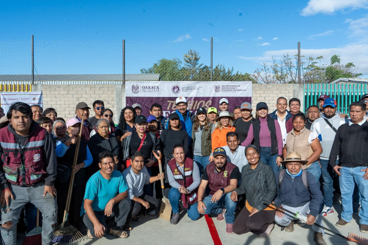 Vecinas y vecinos rescatan espacios públicos a través del Tequio