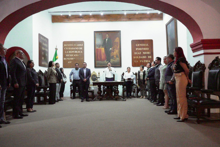 Autoriza Cabildo de Oaxaca de Juárez licencia de agentes municipales de Santa Rosa y Cinco Señores