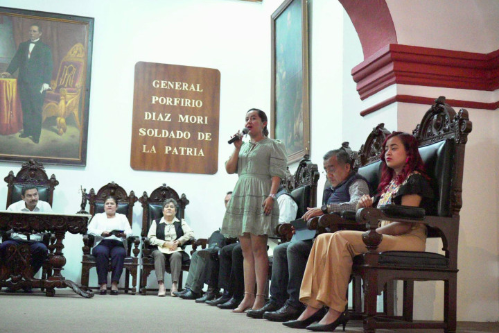 Autoriza Cabildo de Oaxaca de Juárez licencia de agentes municipales de Santa Rosa y Cinco Señores