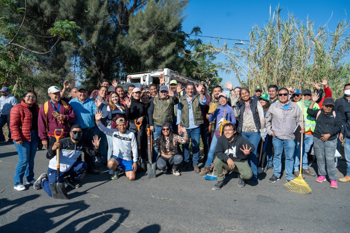 Vecinas y vecinos de Cinco Señores transforman su entorno a través del tequio