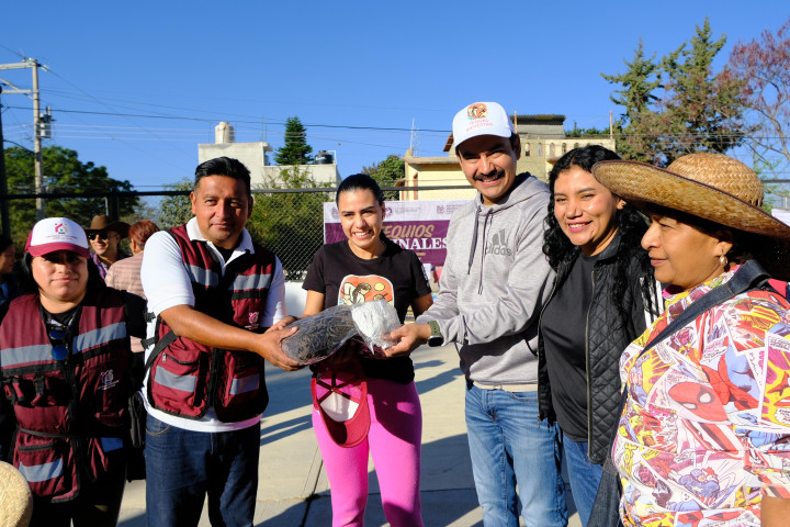 Rescatan espacios públicos en beneficio de vecinas y vecinos de Oaxaca de Juárez
