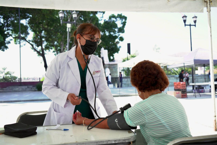 Vecinas y vecinos de Oaxaca de Juárez se benefician con los diferentes servicios de Cayapadu Lii
