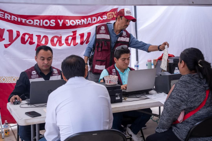 Vecinas y vecinos del Ejido Guadalupe Victoria se benefician con diversos servicios en Cayapadu Lii