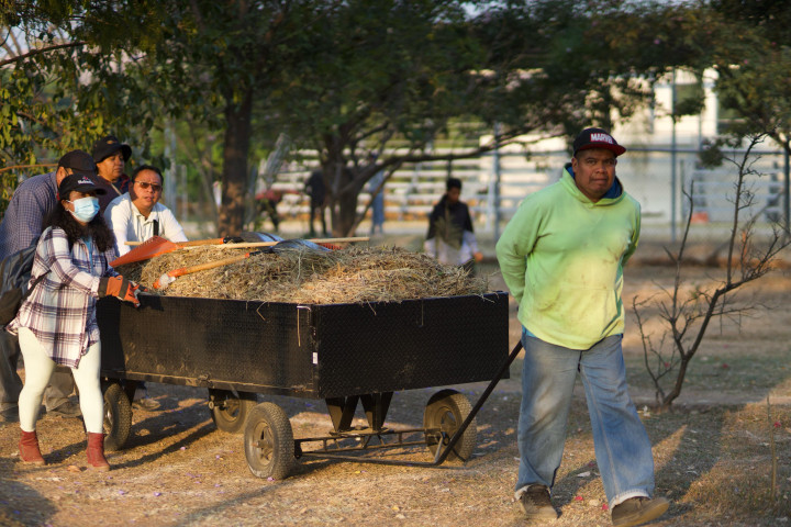 Tequio Vecinal en el Gimnasio Universitario de la UABJO, un esfuerzo conjunto en Oaxaca de Juárez