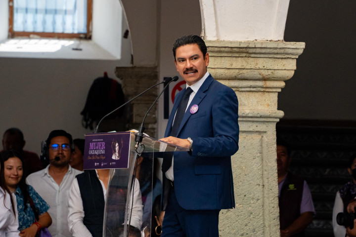 Entrega Cabildo de Oaxaca de Juárez la Distinción Ciudadana “Mujer Oaxaqueña Alicia Lilia Porras Mazari"