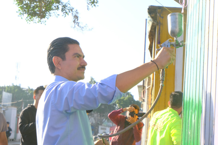 Tequio en la Central de Abasto mejora la imagen y funcionalidad de este espacio comercial