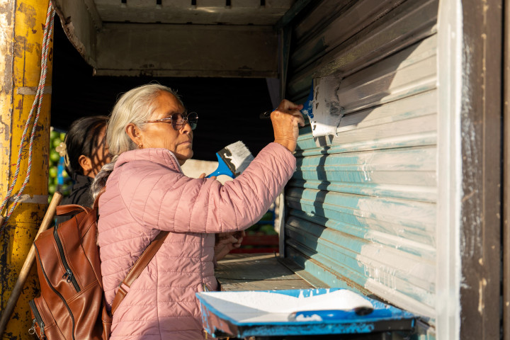 Tequio en la Central de Abasto mejora la imagen y funcionalidad de este espacio comercial