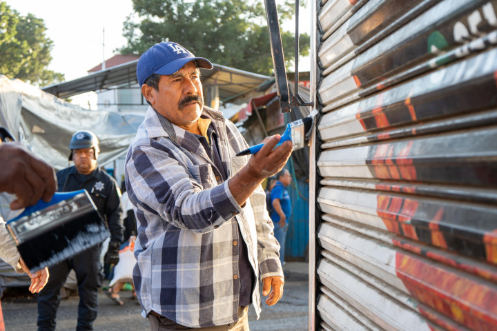 Tequio en la Central de Abasto mejora la imagen y funcionalidad de este espacio comercial