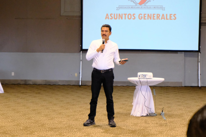 Se reúne Ray Chagoya con integrantes de la Asociación Mexicana de Hoteles y Moteles para fortalecer el sector turístico