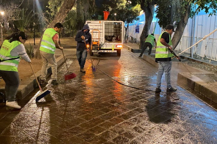 La Cuadrilla Móvil del Centro Histórico continúa realizando trabajos de limpieza la ciudad