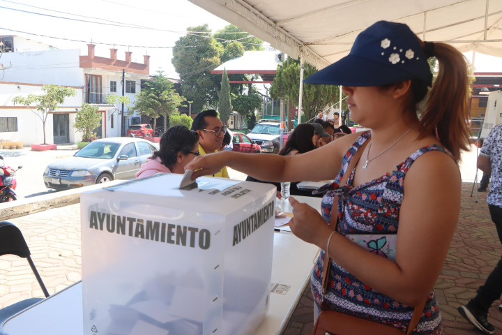 Impera el orden y civilidad en elección de agentes municipales de Oaxaca de Juárez