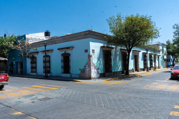 Embellecen fachadas del Centro Histórico de Oaxaca de Juárez