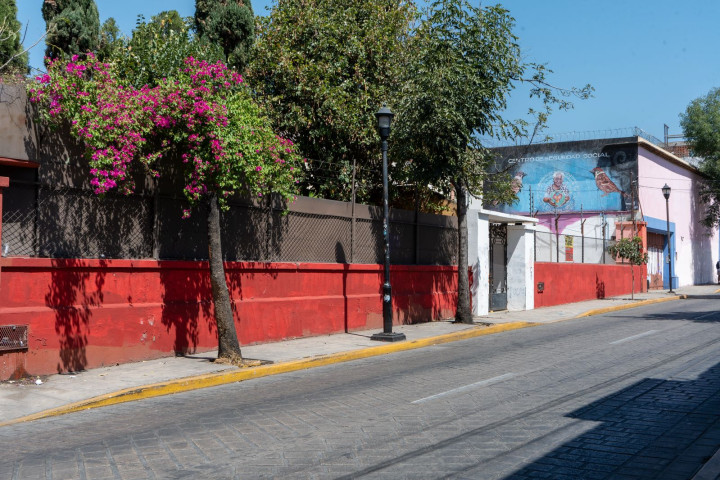 Embellecen fachadas del Centro Histórico de Oaxaca de Juárez