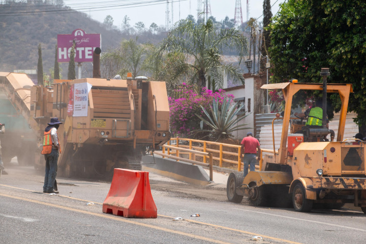 Se realizan acciones de limpieza y bacheo en el Cerro del Fortín para mejorar la imagen urbana