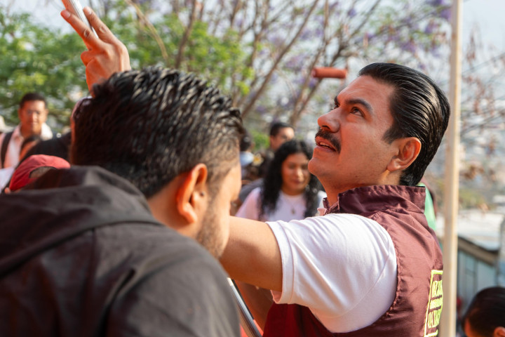 Vecinas y vecinos participan en Tequio en la Colonia Monte Albán de San Martín Mexicapam