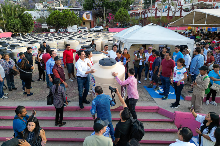 San Juan Chapultepec se beneficia con entrega de tinacos Programa “Agua para Todos”