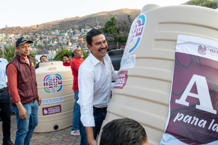 San Juan Chapultepec se beneficia con entrega de tinacos Programa “Agua para Todos”