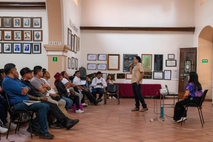 Gobierno Municipal de Oaxaca de Juárez refuerza la capacitación de los defensores vecinales