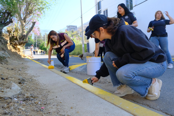 Tequios Vecinales simultáneos en Oaxaca de Juárez: Un esfuerzo colectivo para mejorar la capital