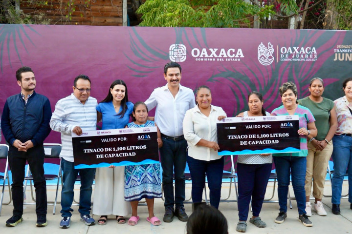 Entrega Ray Chagoya de 400 Tinacos a familias del Ejido Guadalupe Victoria