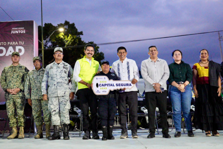 Entrega de equipamiento refuerza la seguridad en Oaxaca de Juárez