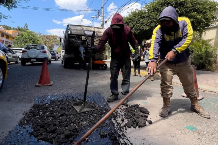 Mega Plan de Bacheo y Reencarpetamiento avanza en Oaxaca de Juárez