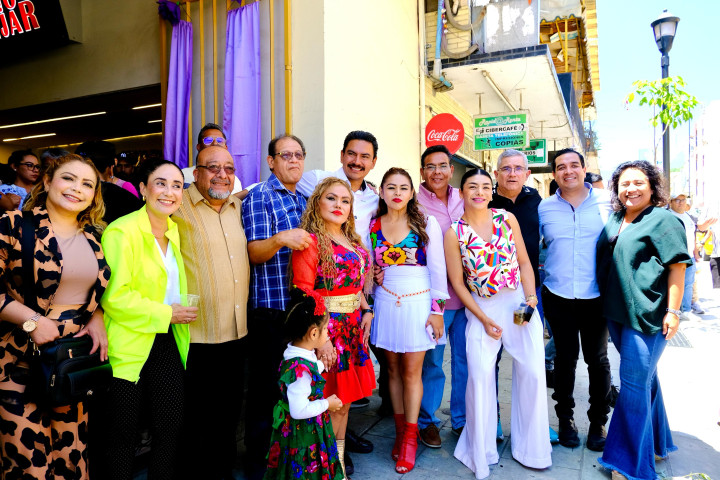 Ray Chagoya recorre mercados tradicionales en el marco del Viernes de Dolores