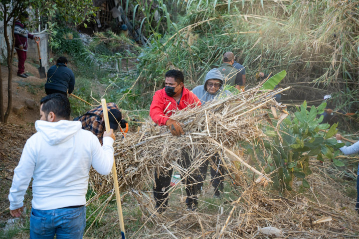 Vecinas y vecinos se unen en Tequio para mejorar su colonia