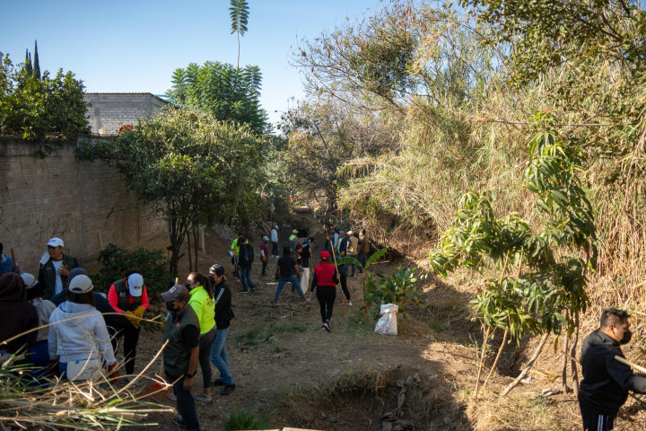 Vecinas y vecinos se unen en Tequio para mejorar su colonia