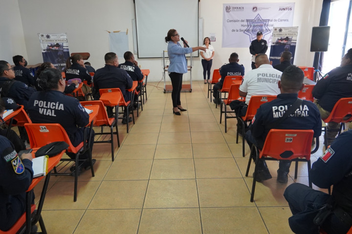 Personal de la Secretaría de Seguridad Vecinal recibe capacitación sobre Derechos Humanos