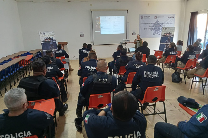 Capacitan a personal de la Secretaría de Seguridad Vecinal sobre el manejo y separación de residuos sólidos urbanos