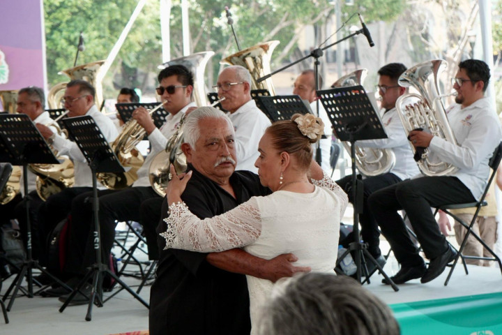 Inicia el Festival Primavera Rodolfo Morales con emotivo concierto en el Zócalo de Oaxaca
