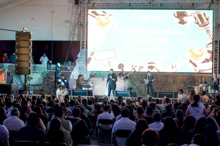 Mane de la Parra enciende la Plaza de la Danza con su energía y romanticismo