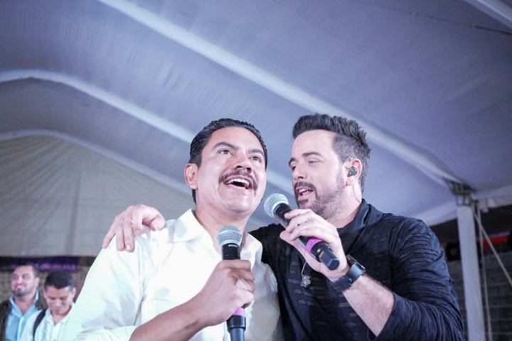 Mane de la Parra enciende la Plaza de la Danza con su energía y romanticismo