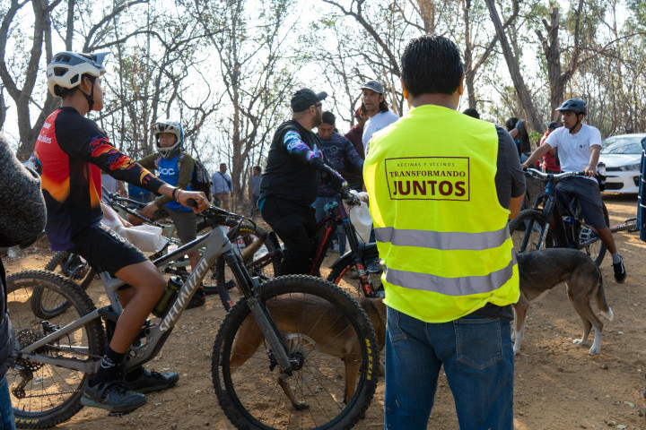 Se realiza Tequio vecinal en el Cerro del Fortín