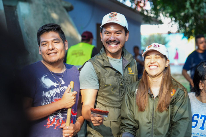 Encabeza Ray Chagoya tequio vecinal en Cinco Señores