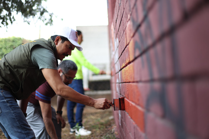 Encabeza Ray Chagoya tequio vecinal en Cinco Señores