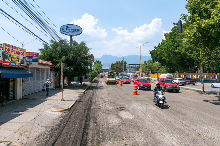 Municipio de Oaxaca de Juárez y Gobierno del Estado refuerzan acciones de bacheo en vialidades de la capital