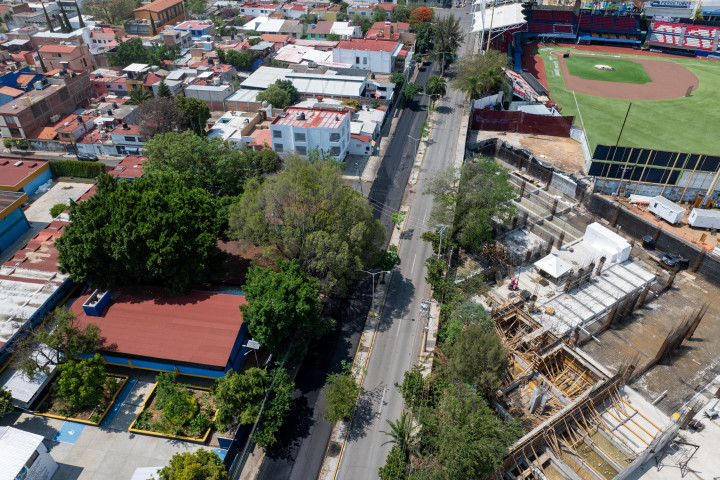 Municipio de Oaxaca de Juárez y Gobierno del Estado refuerzan acciones de bacheo en vialidades de la capital