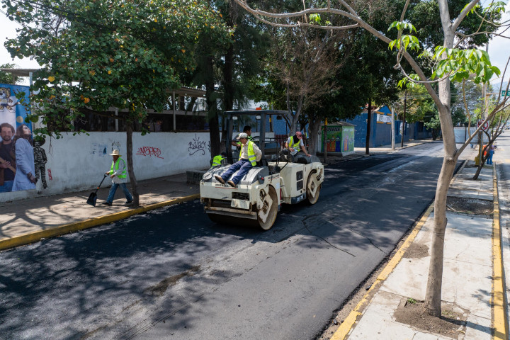Municipio de Oaxaca de Juárez y Gobierno del Estado refuerzan acciones de bacheo en vialidades de la capital