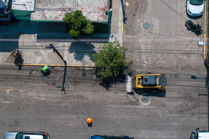 Municipio de Oaxaca de Juárez y Gobierno del Estado refuerzan acciones de bacheo en vialidades de la capital