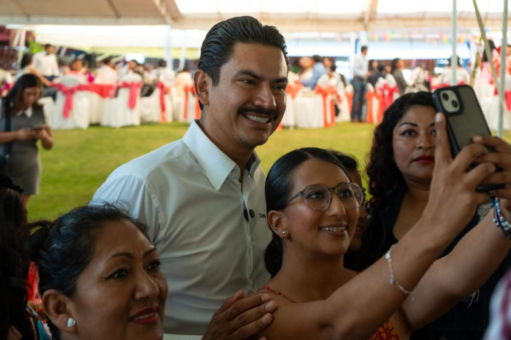 Ray Chagoya reconoce a las madres trabajadoras del Municipio de Oaxaca de Juárez