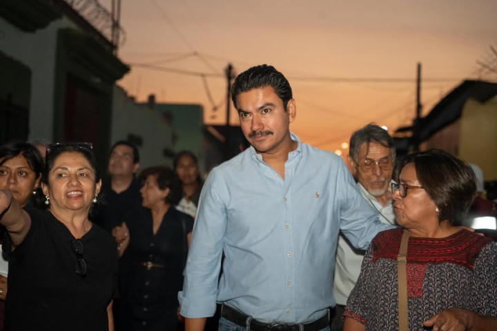 Ray Chagoya visita el barrio de La Noria, olvidado por más de 40 años por administraciones anteriores