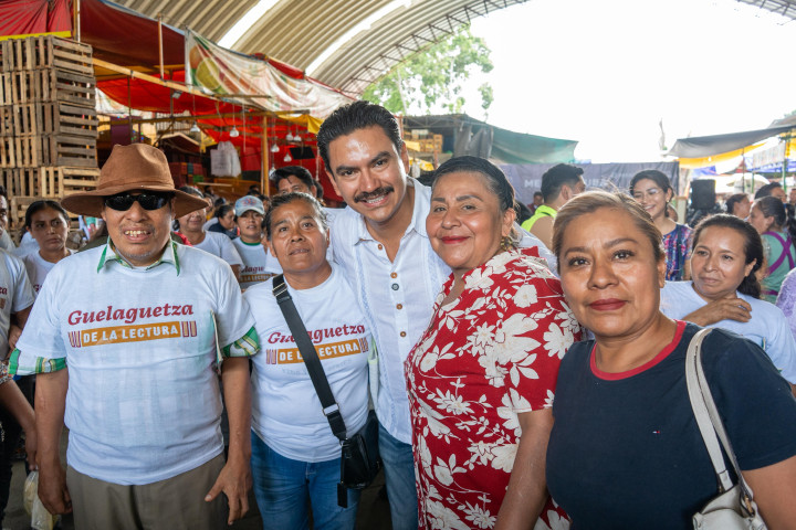 Ray Chagoya impulsa Mega Lectura en la Central de Abasto como estrategia de paz y convivencia