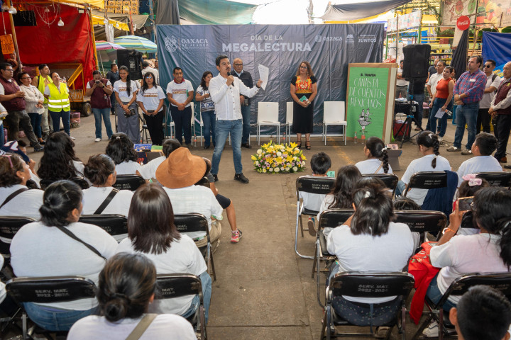 Ray Chagoya impulsa Mega Lectura en la Central de Abasto como estrategia de paz y convivencia