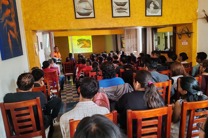 Capacitan a trabajadores del sector restaurantero en protocolos de Protección Civil