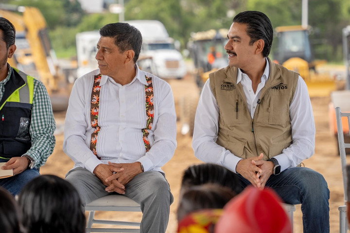 Ray Chagoya y Salomón Jara recorren agencias municipales con acciones que responden a las necesidades del pueblo