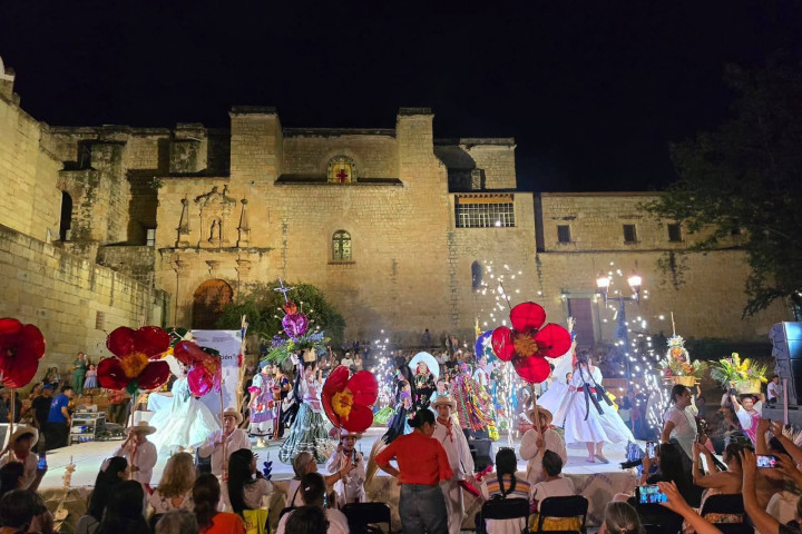 El Jardín El Pañuelito se viste de arte y tradición durante la Guelaguetza 2025