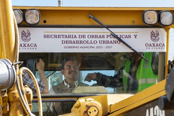 Avanzan con éxito programas de obras públicas en agencias y colonias de la capital