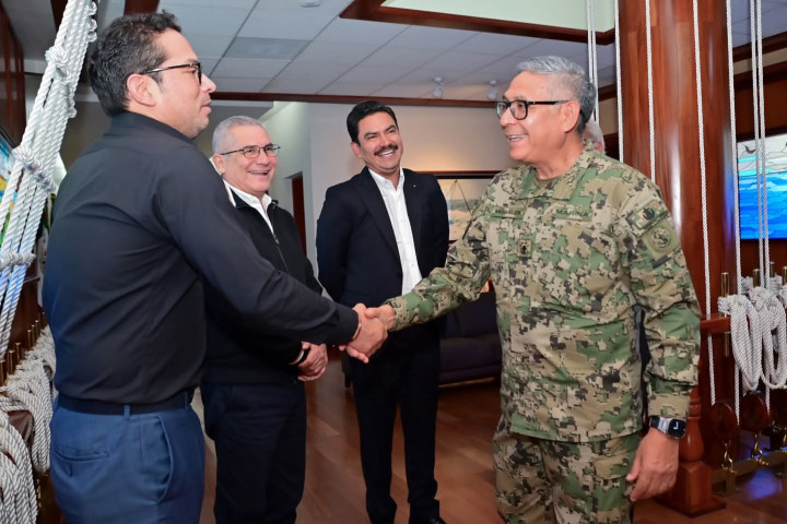 Ray Chagoya fortalece colaboración con la Secretaría de Marina para impulsar proyectos estratégicos en Oaxaca de Juárez